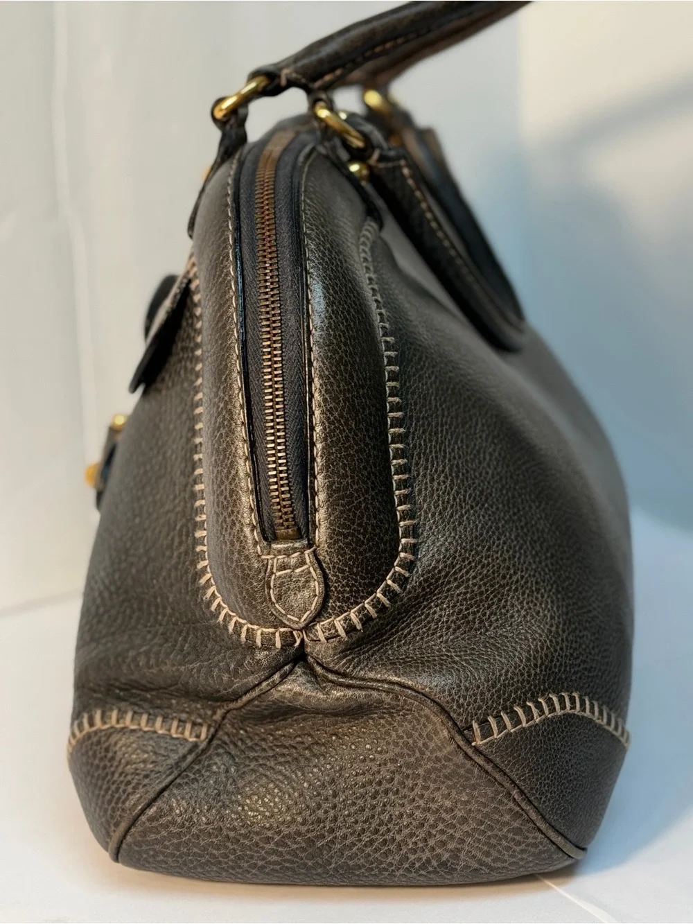 Gucci Pelham horsebit flap Leather Satchel with Gold-Tone Hardware EUC